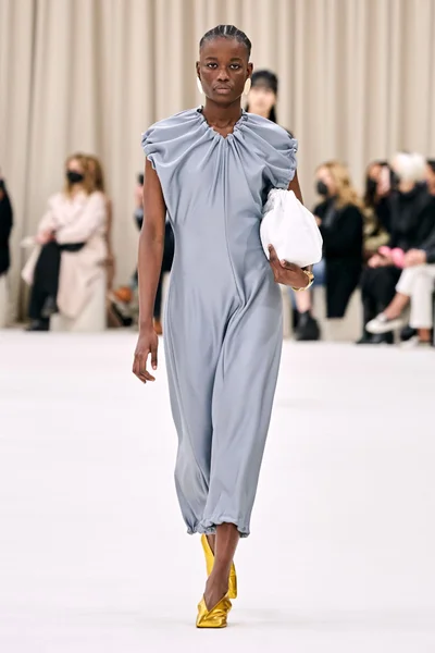 Look 29